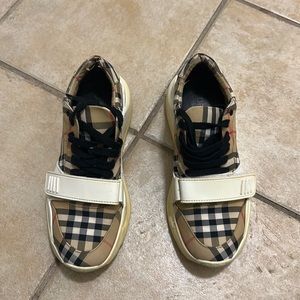 Burberry vintage sneakers